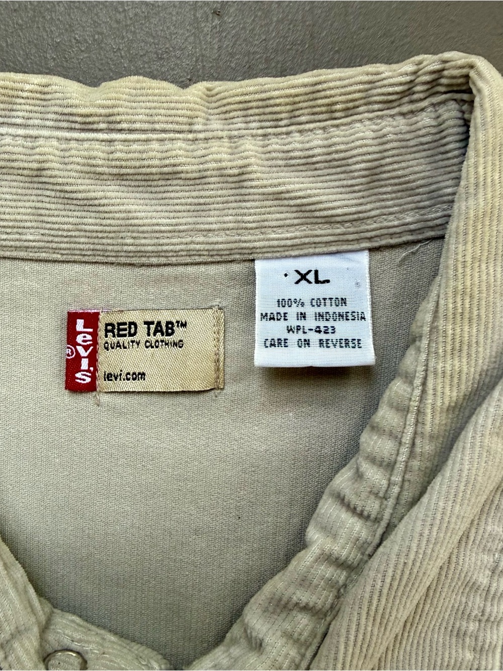 Levi’s Red Tab Beige Corduroy Western Snap Shirt XL - Picture 6 of 9